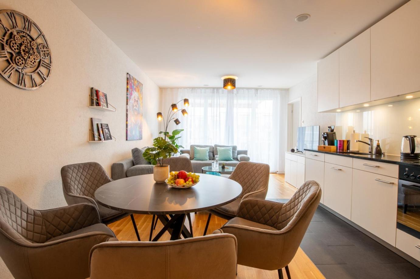 Special Einstein II Apartment Basel, Messe Kleinbasel 10-Star Luaran gambar